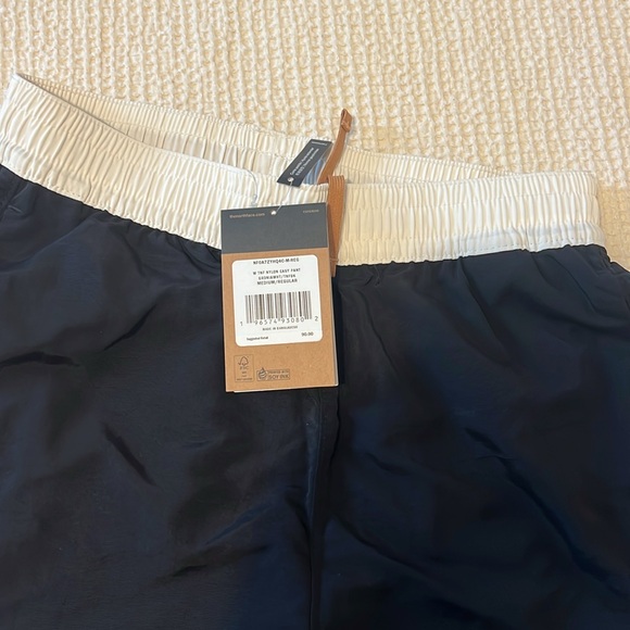Brand new with tags The North Face Nylon pants. - Picture 3 of 7